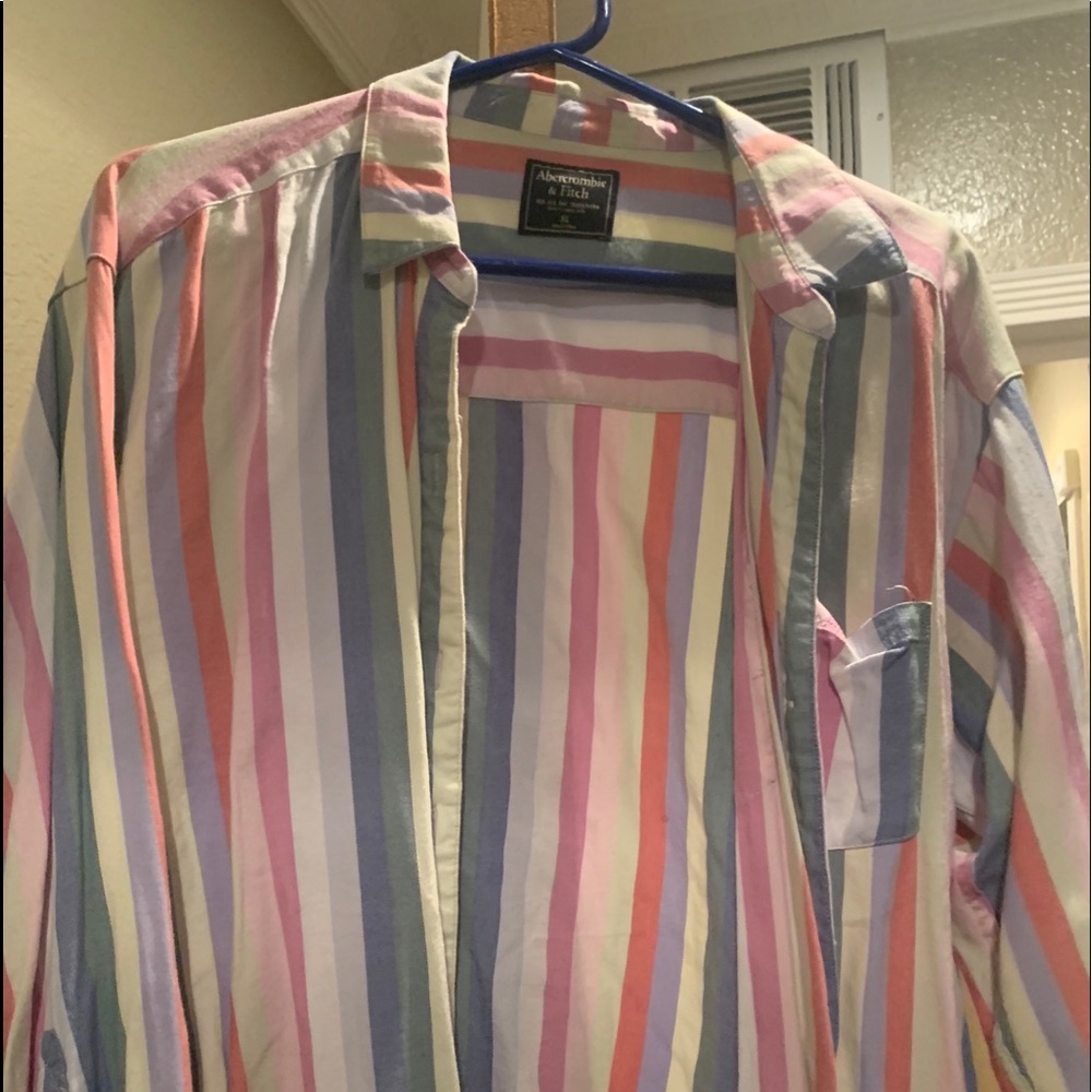 Abercrombie & Fitch button down crop top